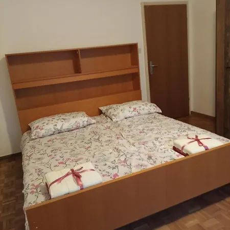 Apartma Pri Ivanu *